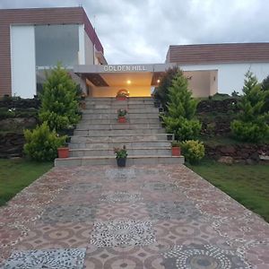 Golden Hill Resort